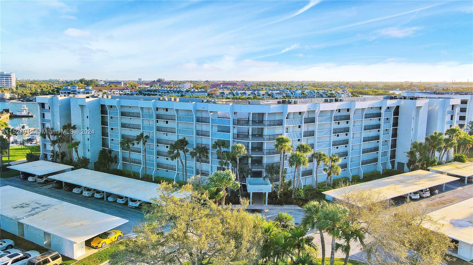 This wonderful 2 Bedroom 2 Bath Unit is on the 5th floor offering amazing Intracoastal Views to the 