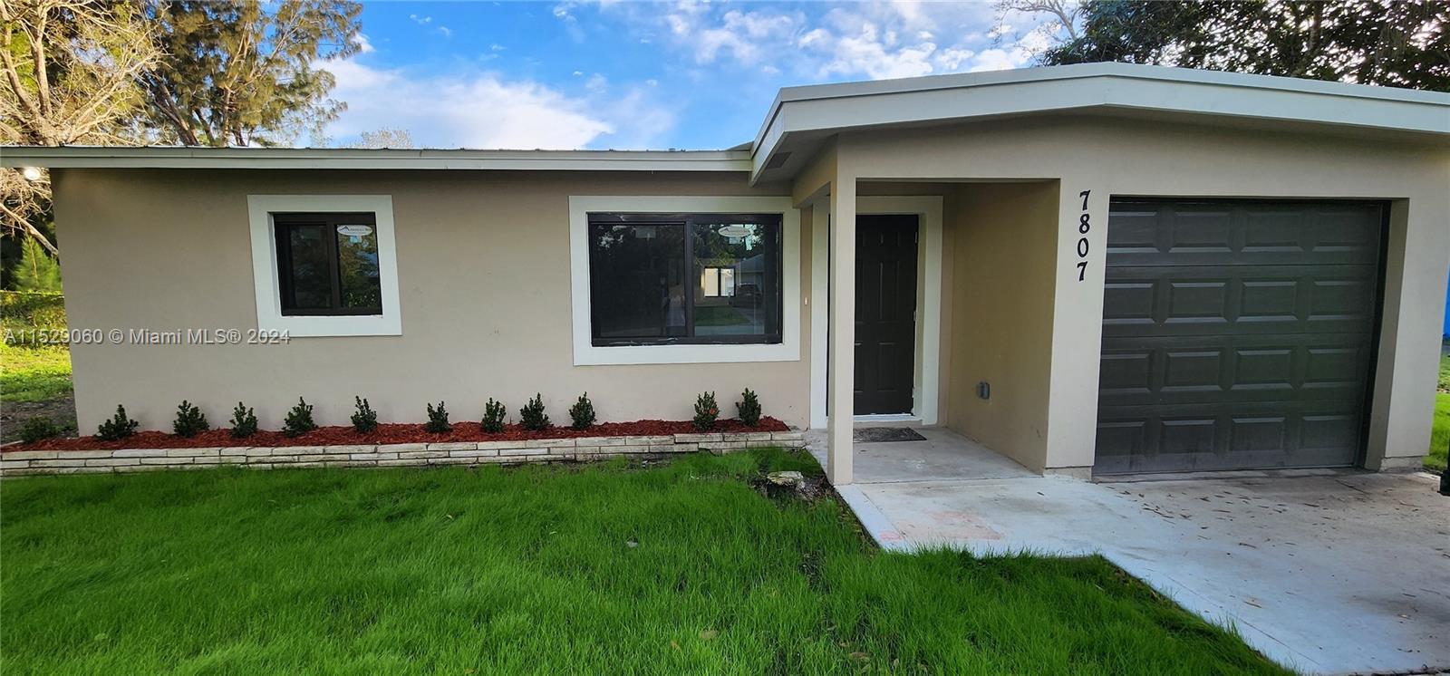 Photo of 7807 Holopaw Ave in Fort Pierce, FL