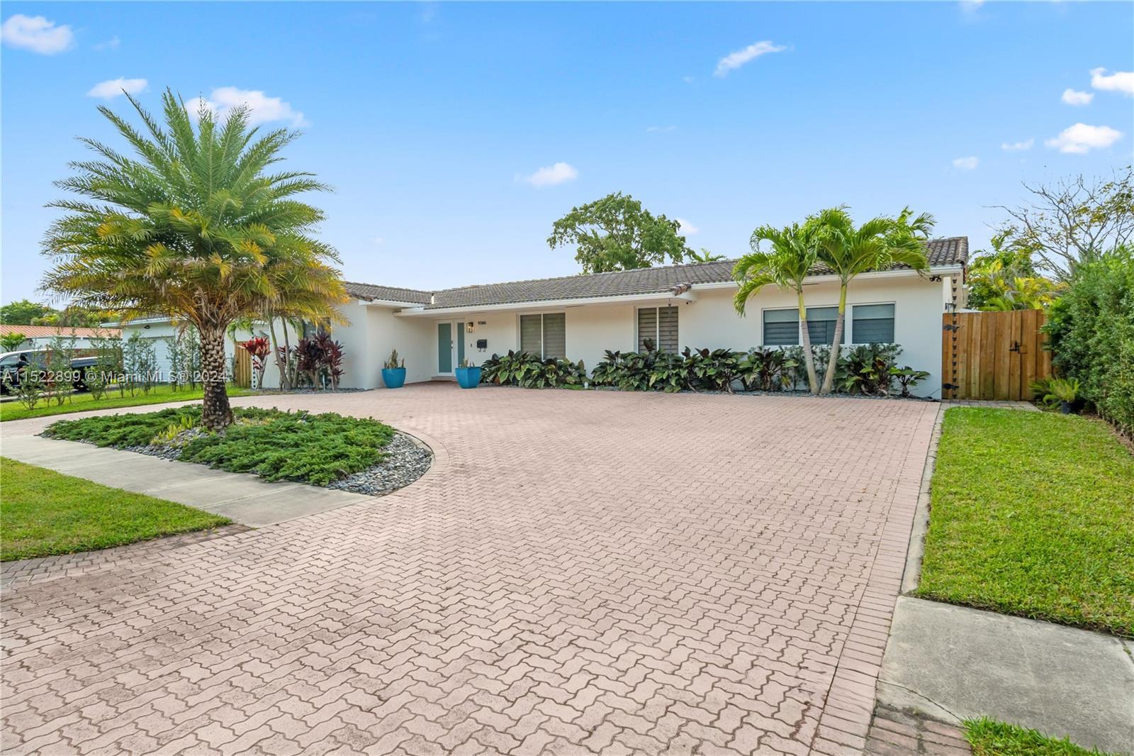 *Seller Financing Available* Spacious East Kendall Home with 5 Bedrooms / 2 bathrooms and almost 4,0