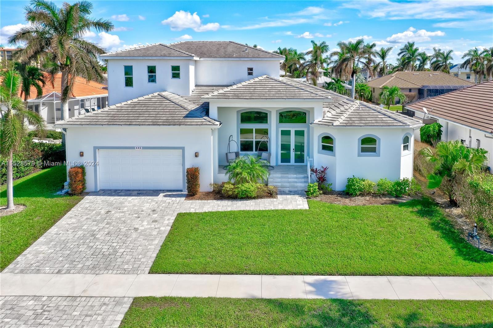 Photo of 445 River Ct in Marco Island, FL