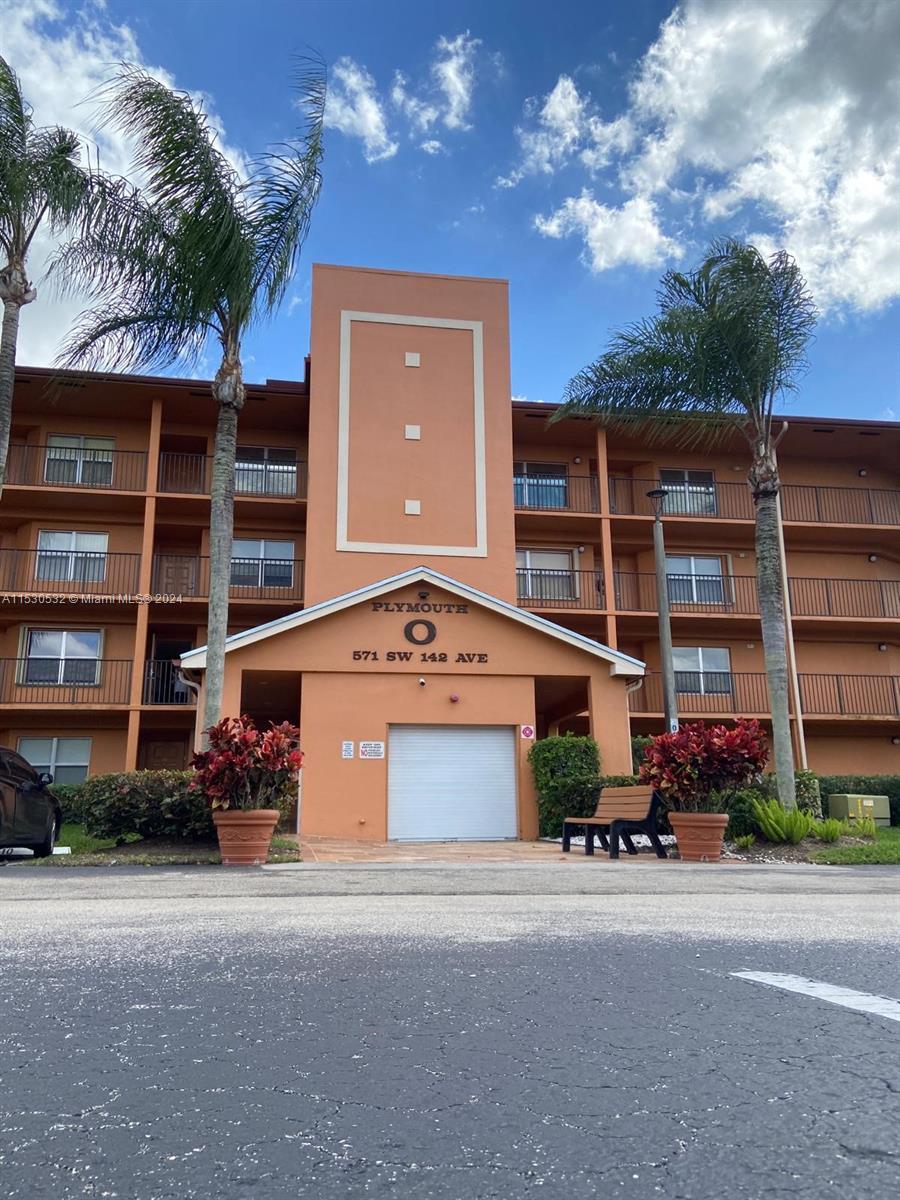 Photo of 571 SW 142nd Ave #311O in Pembroke Pines, FL