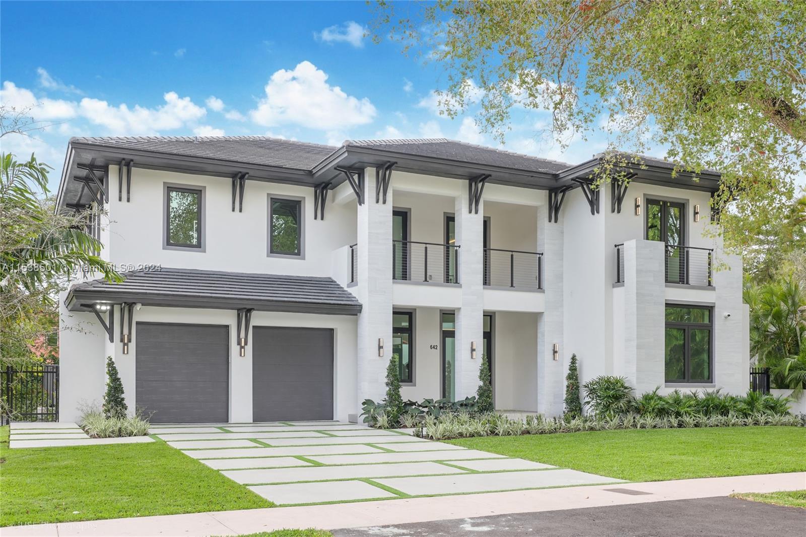 Photo of 642 Madeira Ave in Coral Gables, FL