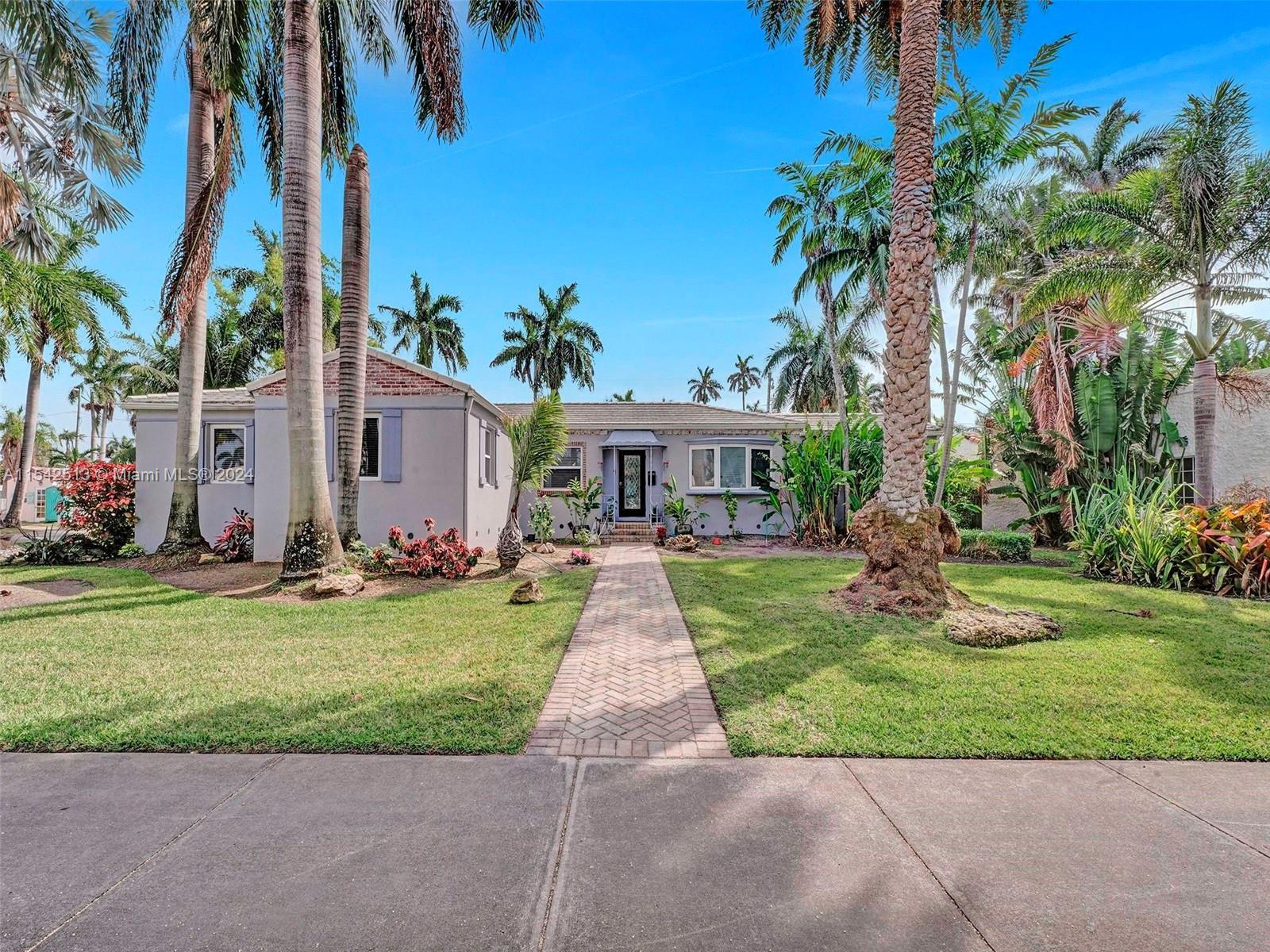 Photo of 900 Tyler St in Hollywood, FL