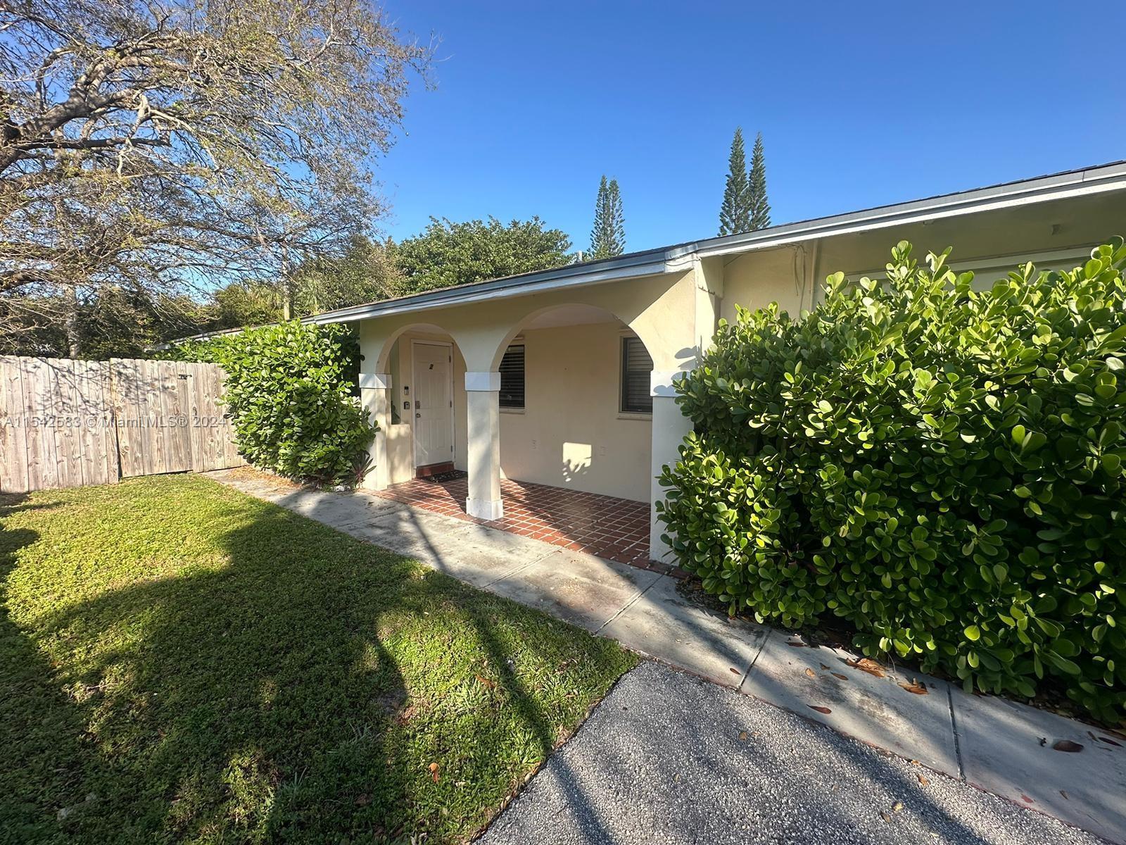 Photo of 1121 NE 17th Wy in Fort Lauderdale, FL