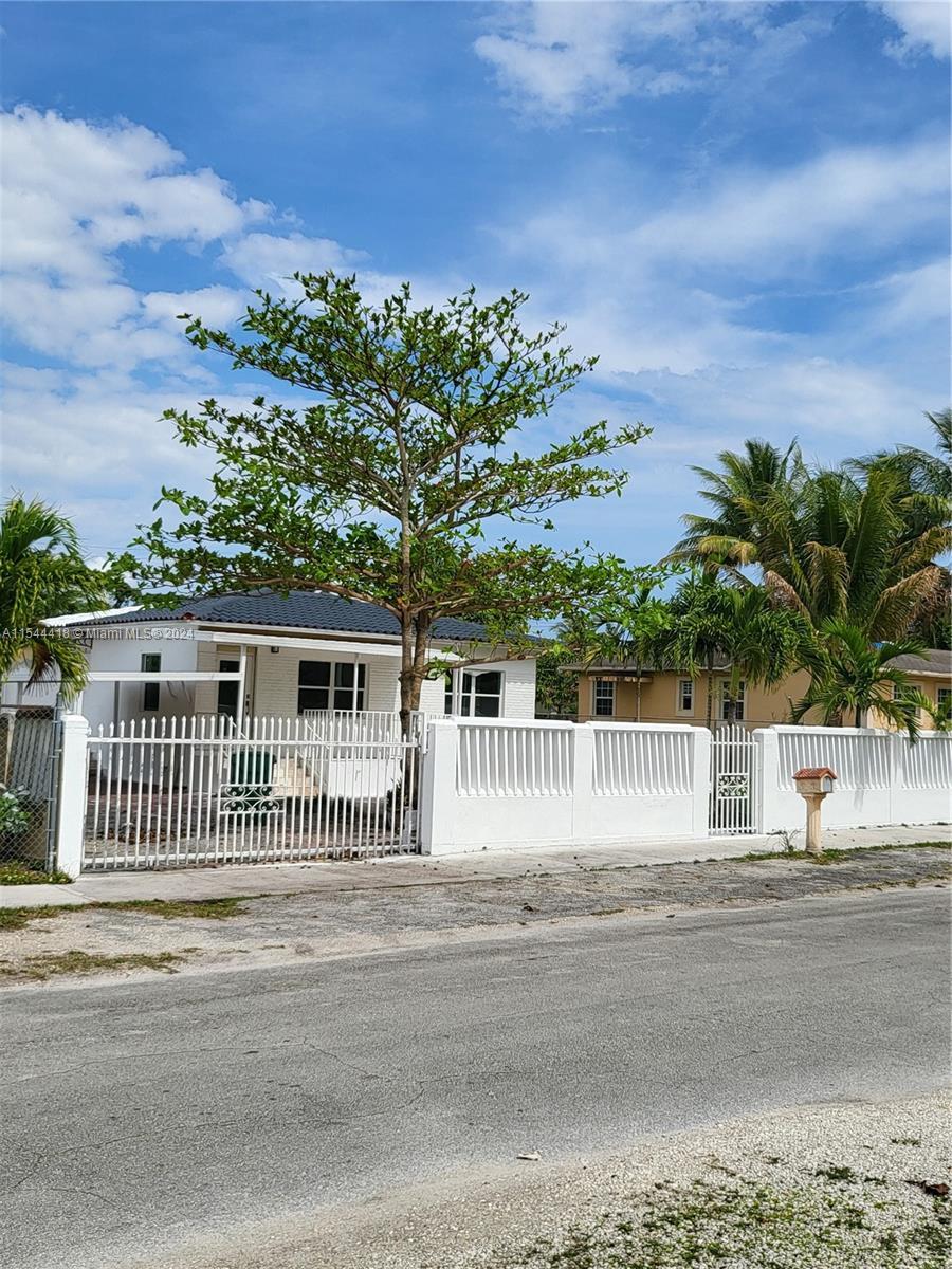 Photo of 1169 NW 114th St in Miami, FL