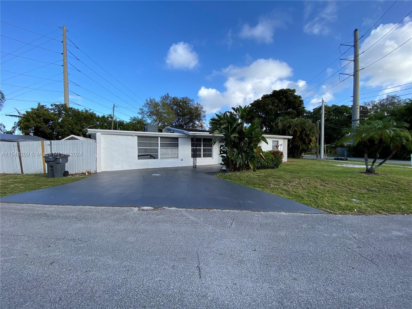Photo of 2900 N 58th Ave in Hollywood, FL