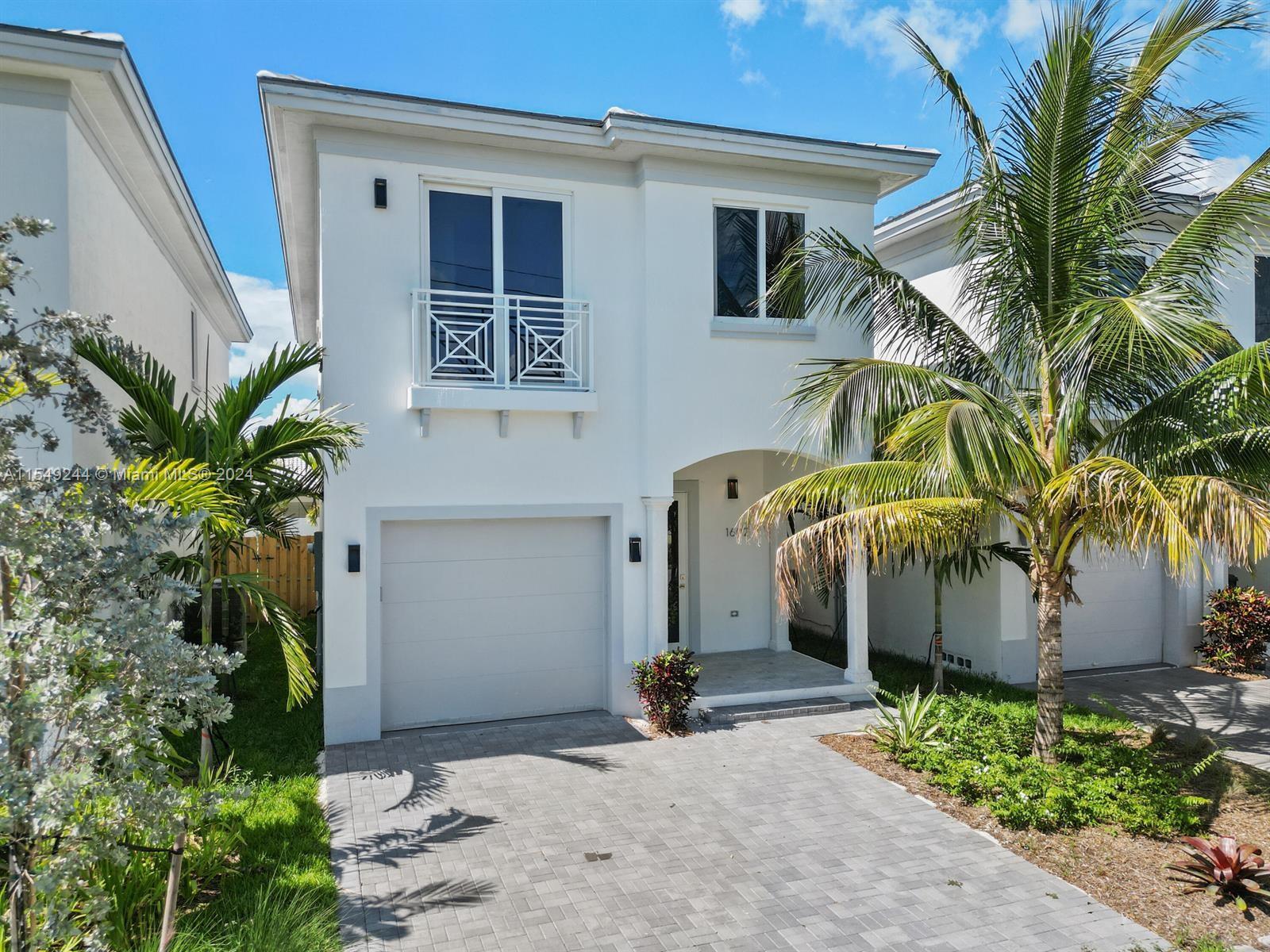 Photo of 1602 Hayes St in Hollywood, FL