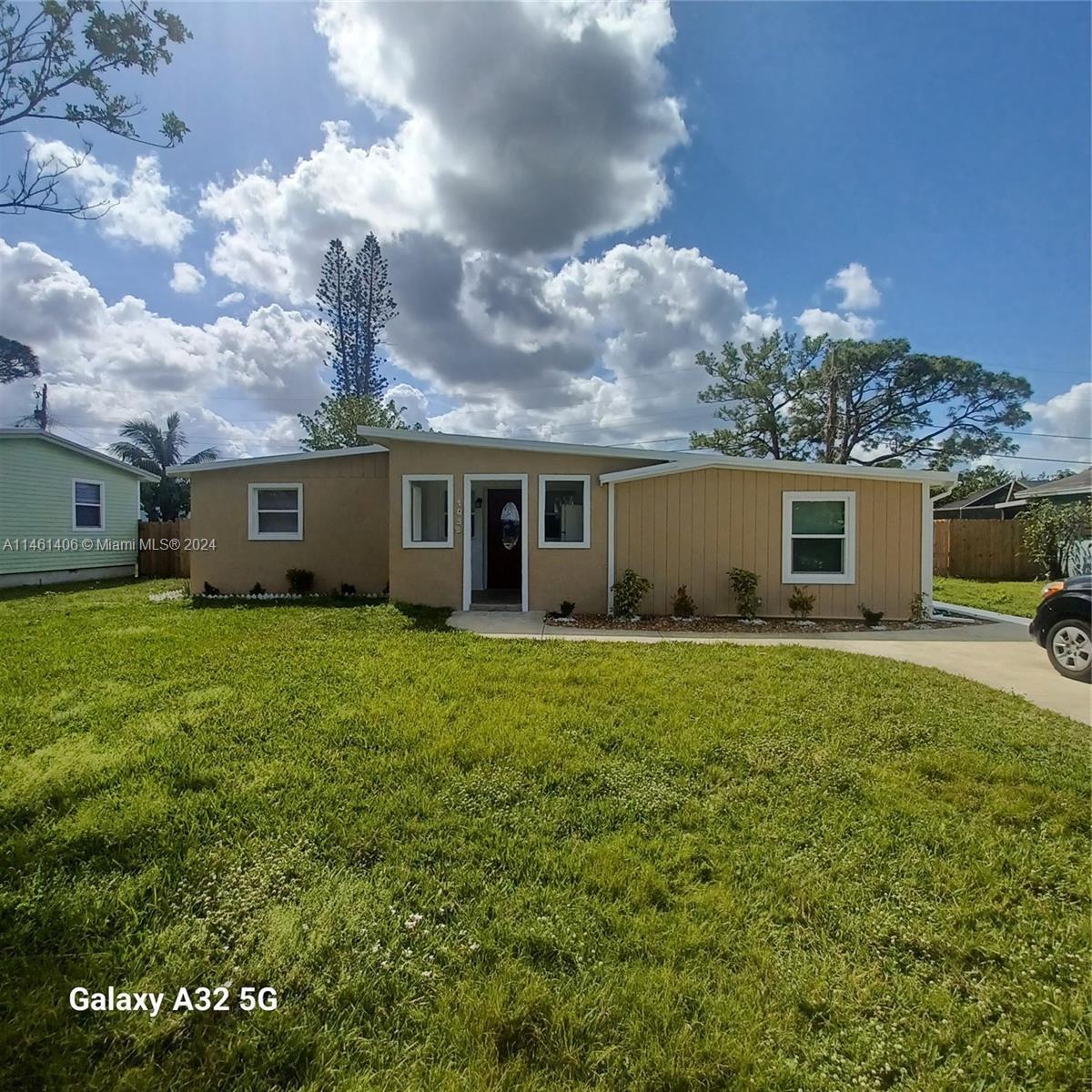 Photo of 1032 NW 15th Ter in Stuart, FL