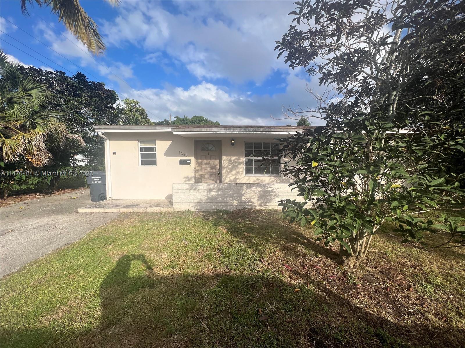 Photo of 1623 S 24th Ter in Hollywood, FL