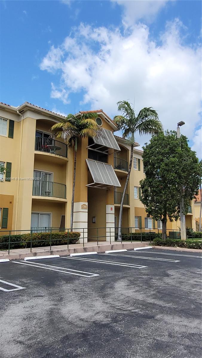 Photo of 7280 NW 114th Ave #205-8 in Doral, FL