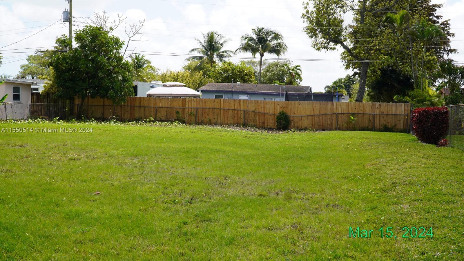 Photo of 6108 NW 9th St in Margate, FL