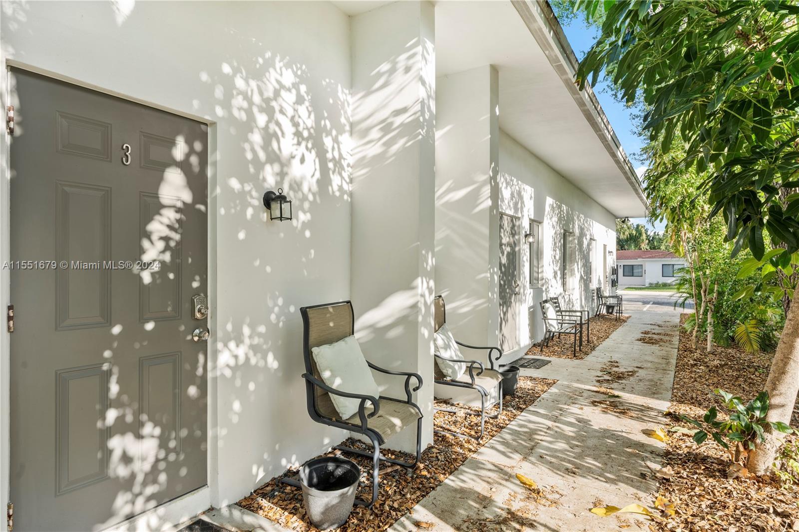 Photo of 830 SE 14th St #3 in Fort Lauderdale, FL