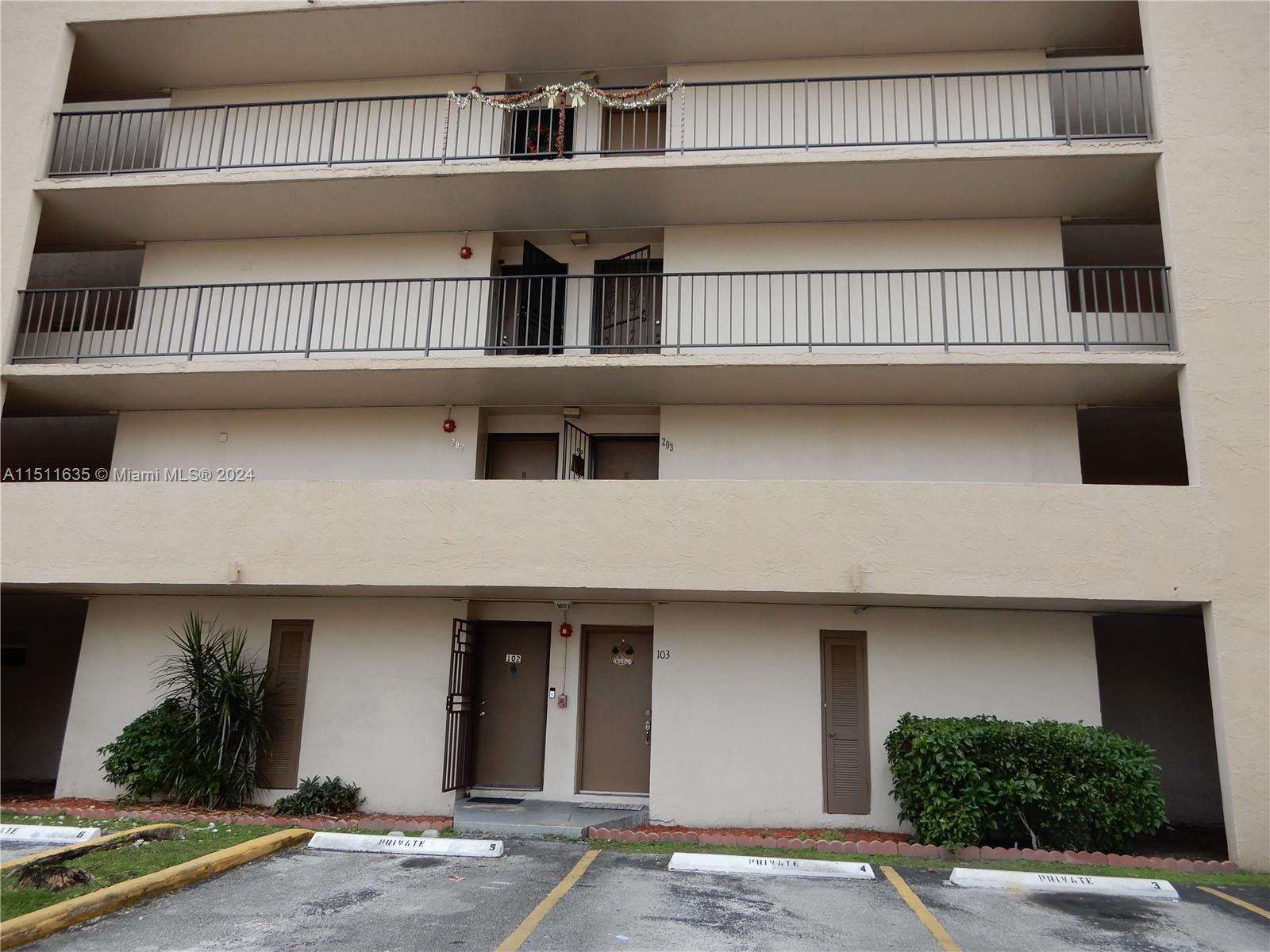 Photo of 870 NW 87th Ave #103 in Miami, FL