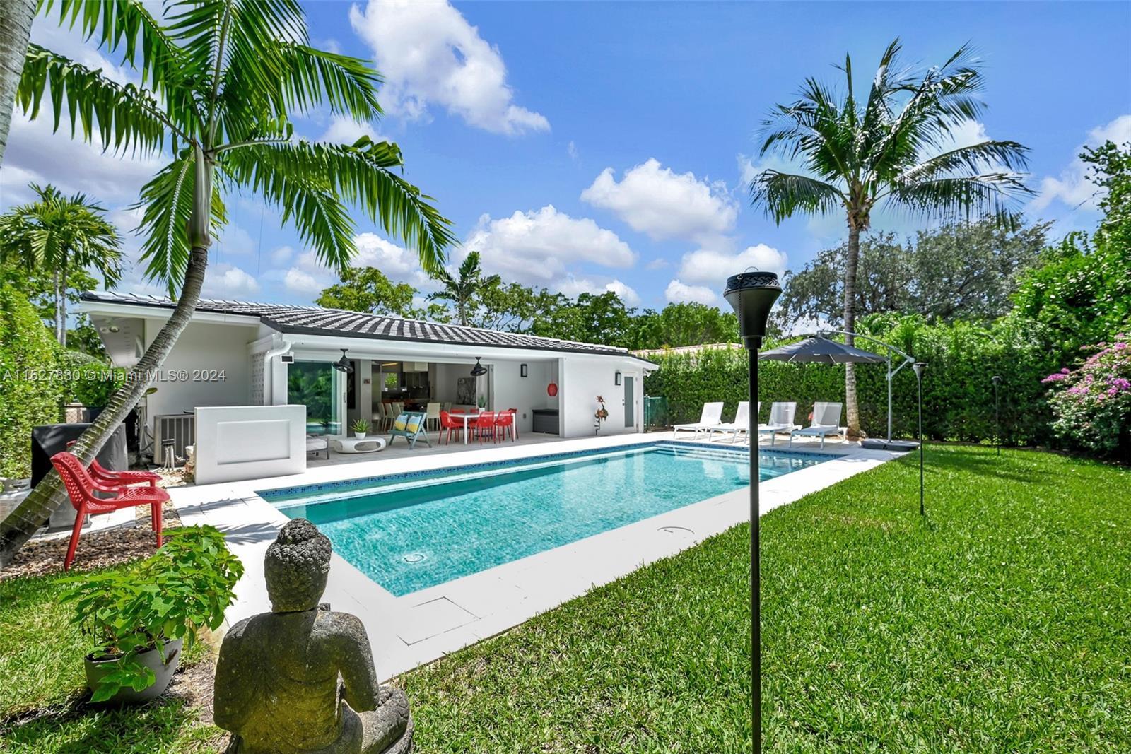 Photo of 825 Malaga Ave in Coral Gables, FL
