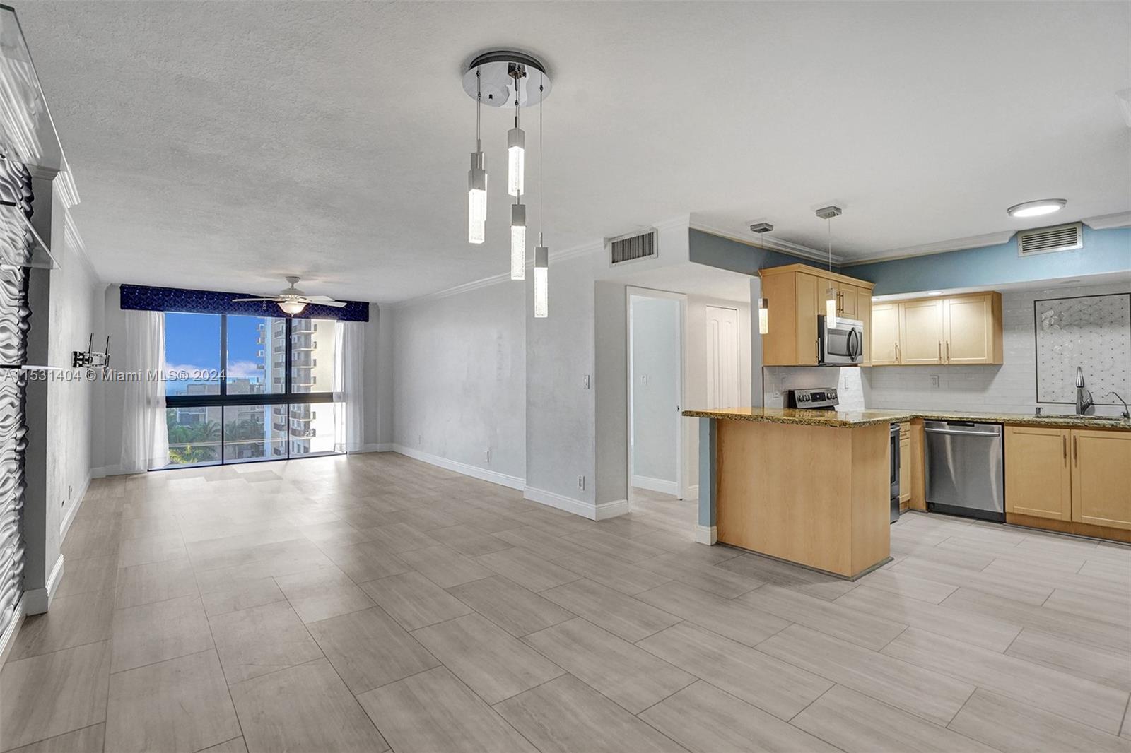 Photo of 1600 S Ocean Dr #8J in Hollywood, FL