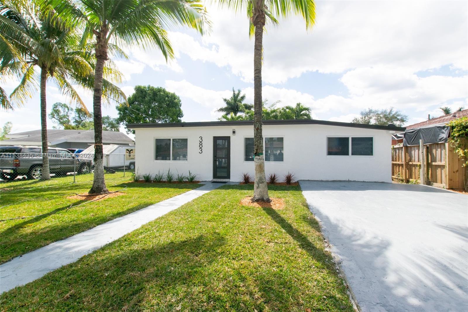 Photo of 383 NW 3rd St in Florida City, FL
