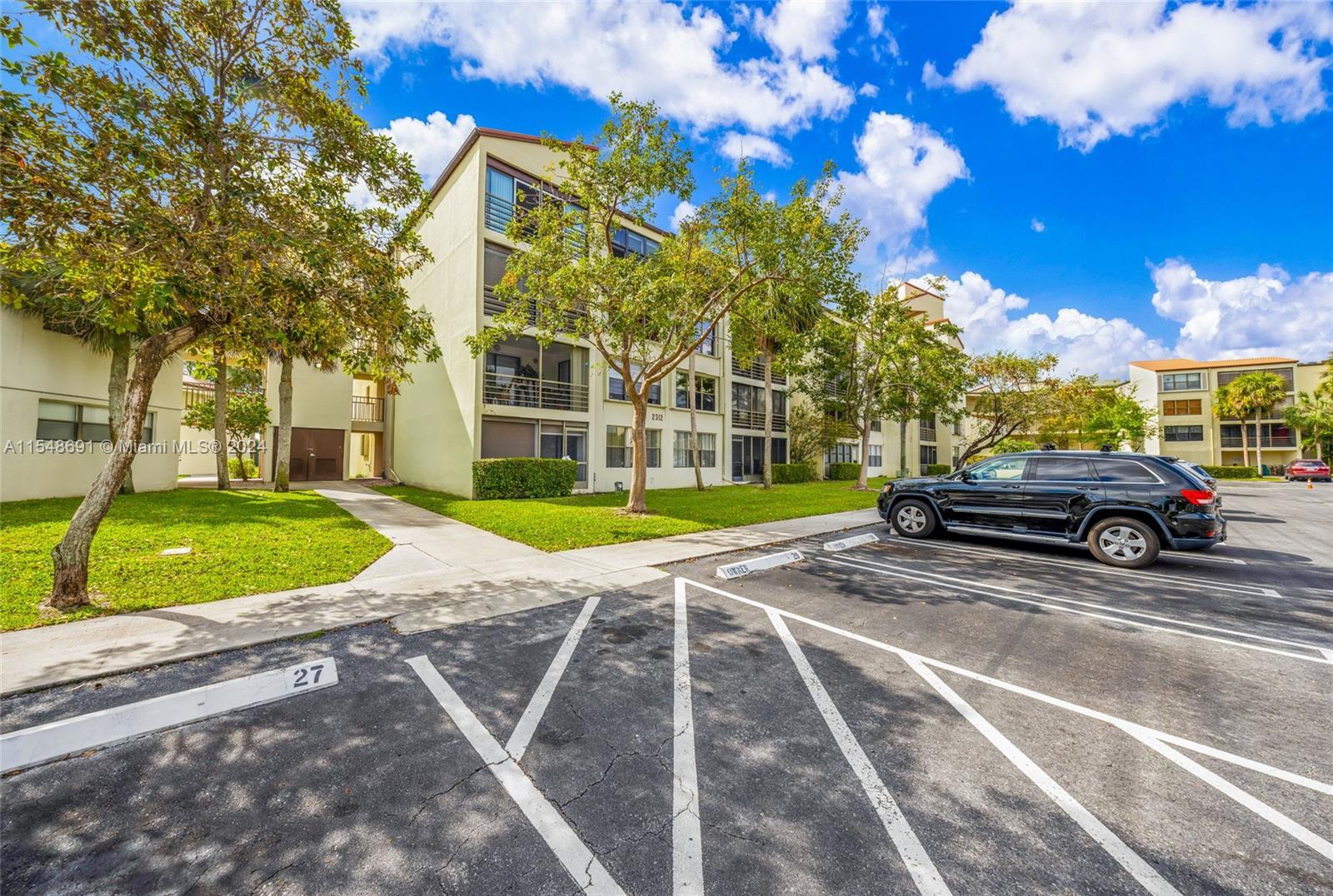 Photo of 2312 S Cypress Bend Dr #105 in Pompano Beach, FL