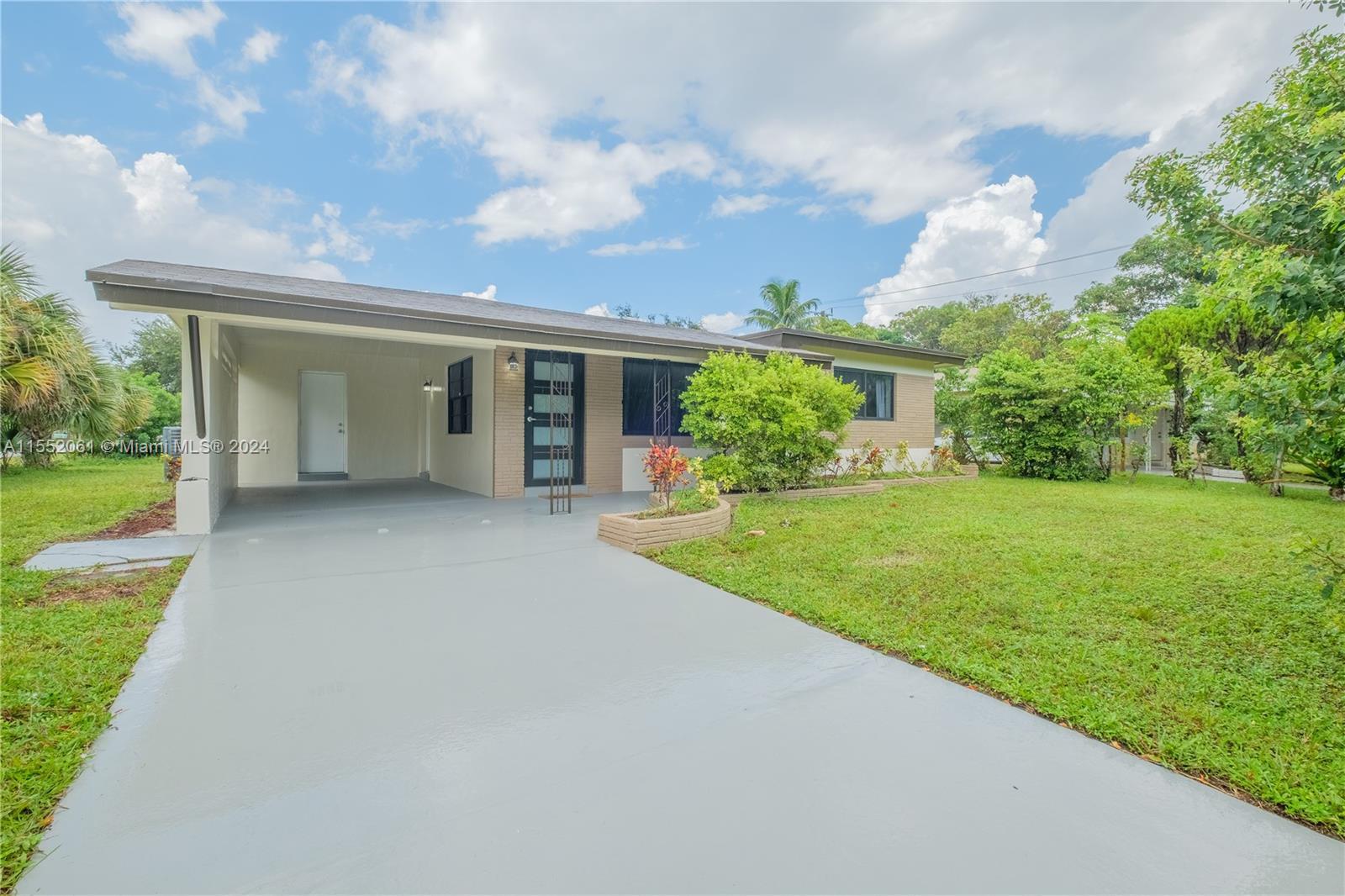 Photo of 4303 NW 5th Ave in Oakland Park, FL