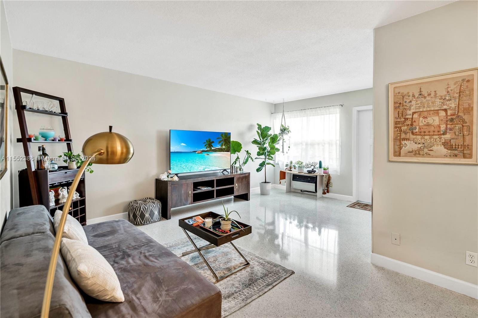 Photo of 3510 Harrison St #15 in Hollywood, FL
