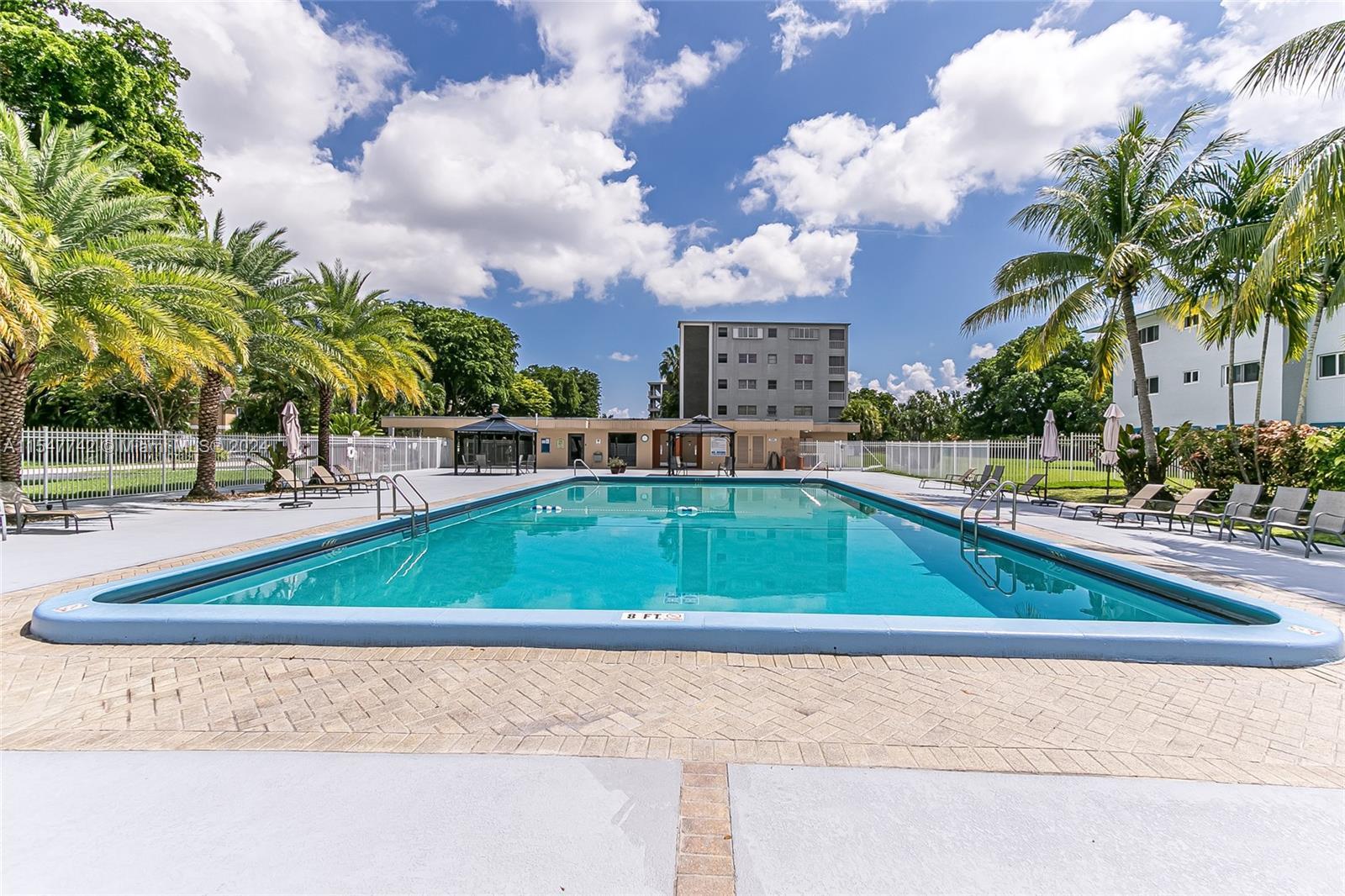Photo of 1000 Hillcrest Ct #212 in Hollywood, FL