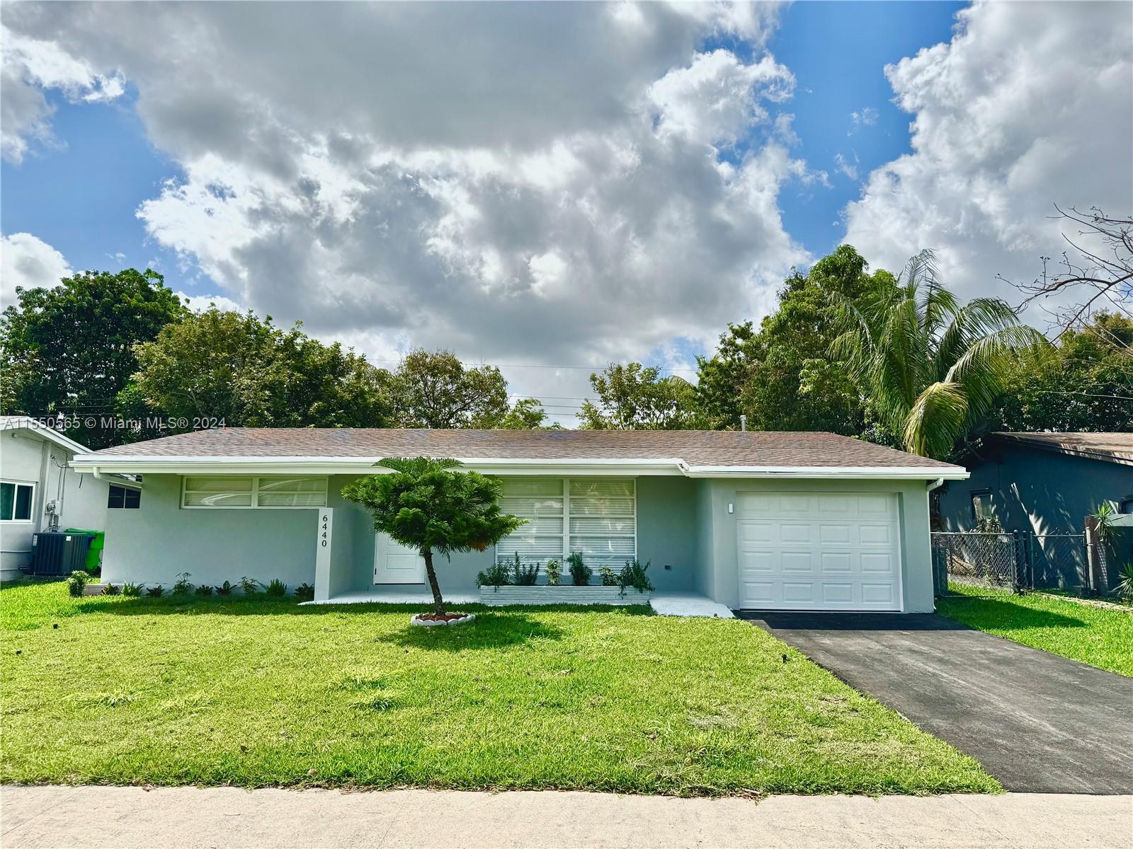 Photo of 6440 NW 30th St in Sunrise, FL