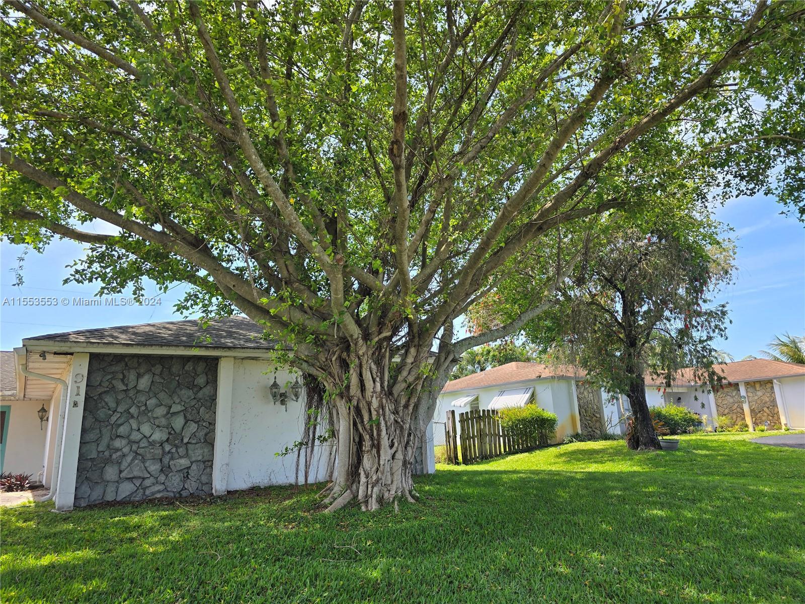 Photo of 91 W Cypress Rd in Lake Worth, FL