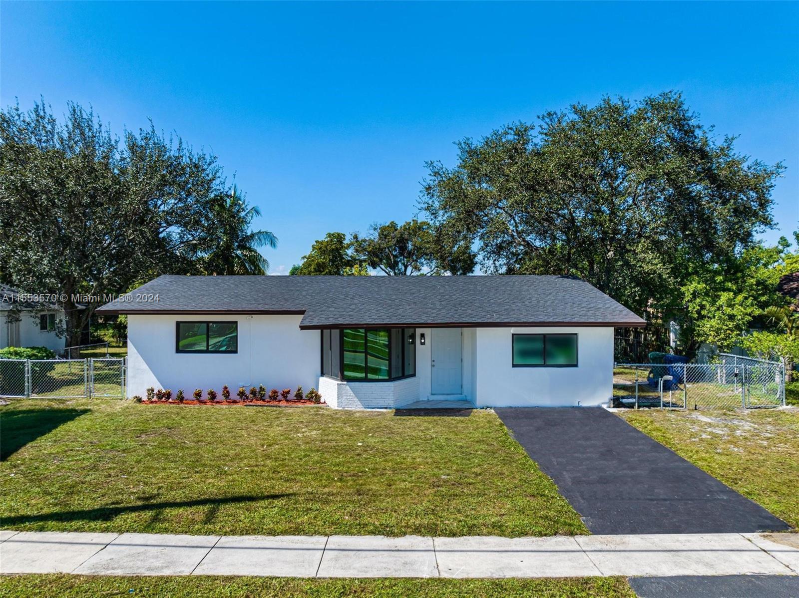 Photo of 1521 NW 55th Ave in Lauderhill, FL