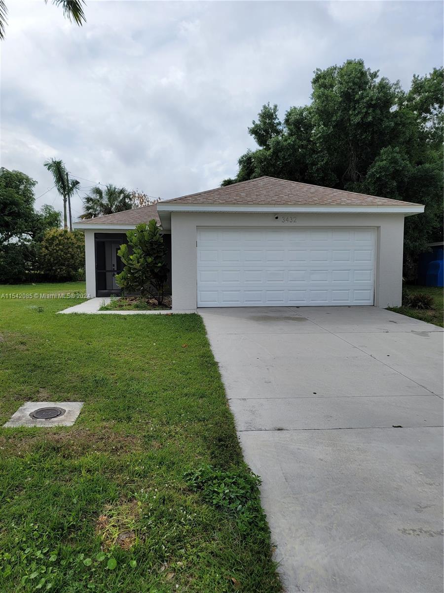 Photo of 3432 Lantana St in Fort Myers, FL