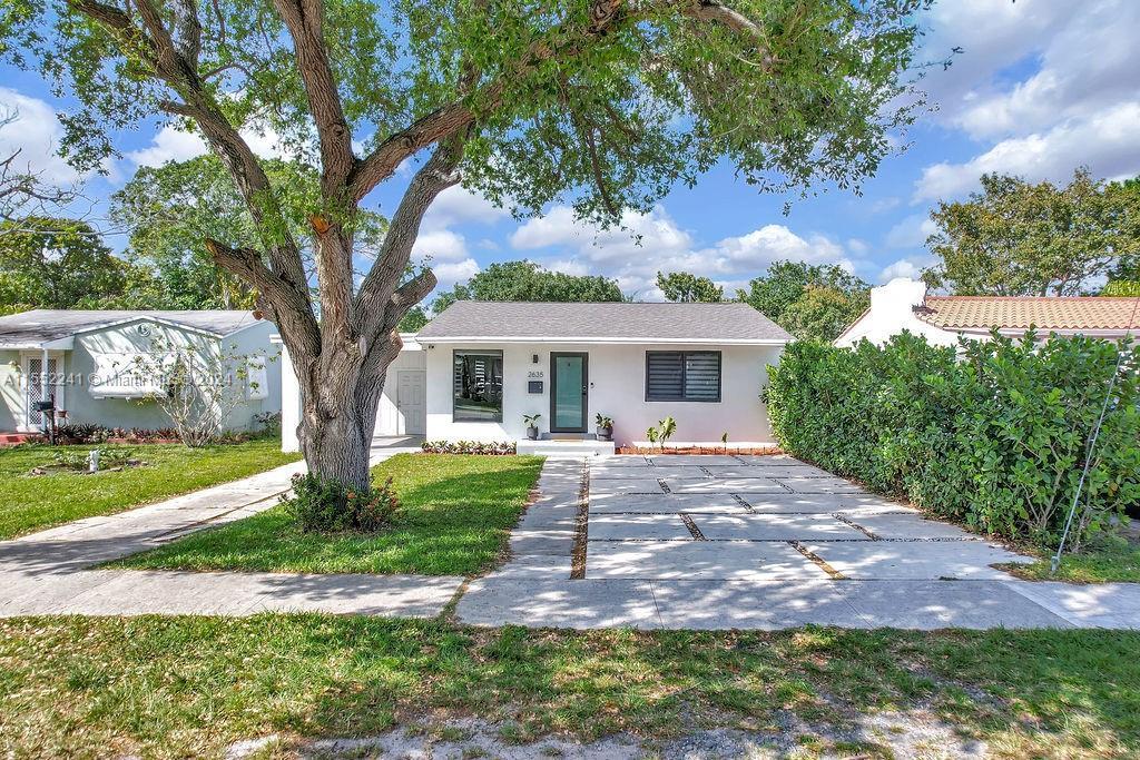 Photo of 2635 Fillmore St in Hollywood, FL