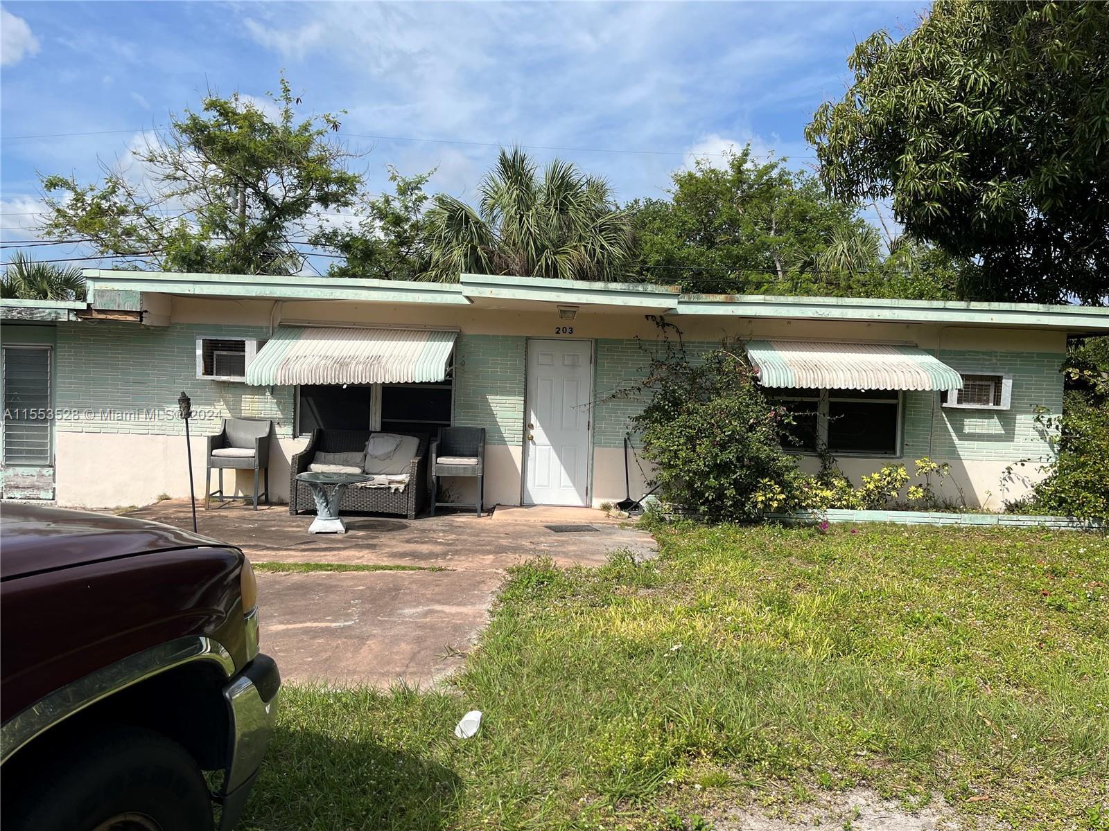 Photo of 203 NW 27th Ter in Fort Lauderdale, FL