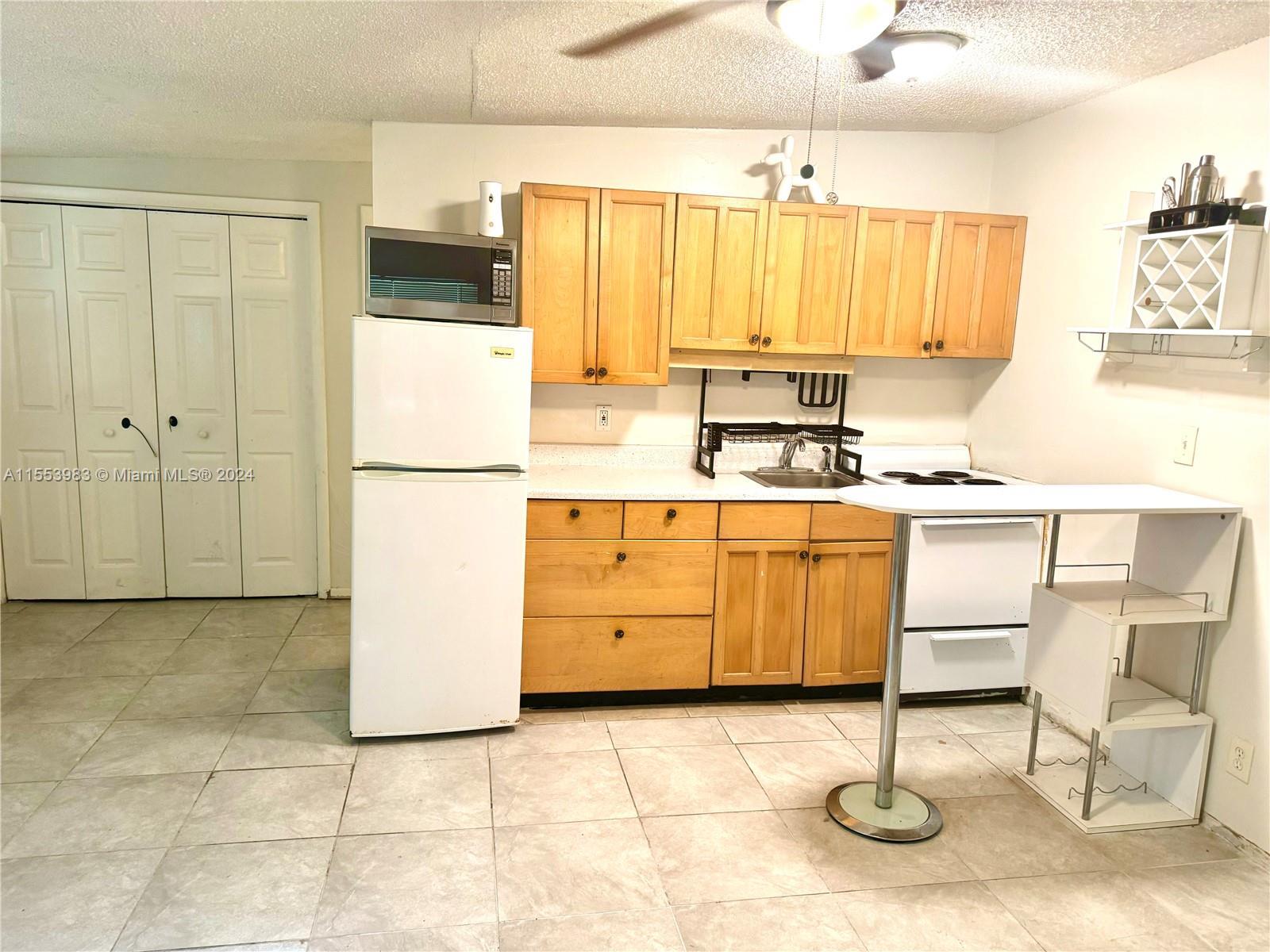 Photo of 1701 SW 25th St #5 in Fort Lauderdale, FL
