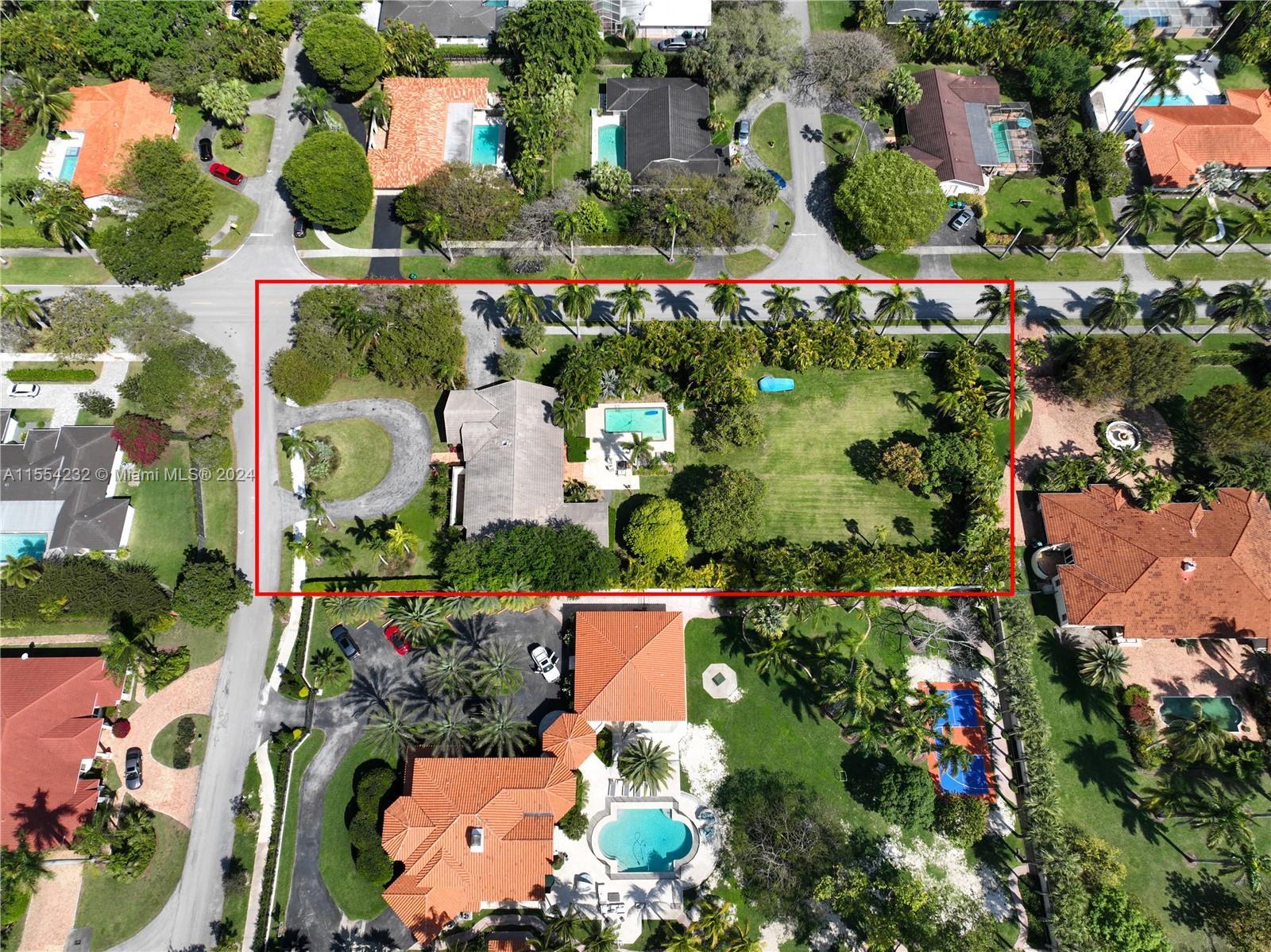 Photo of 7200 SW 100th St in Pinecrest, FL