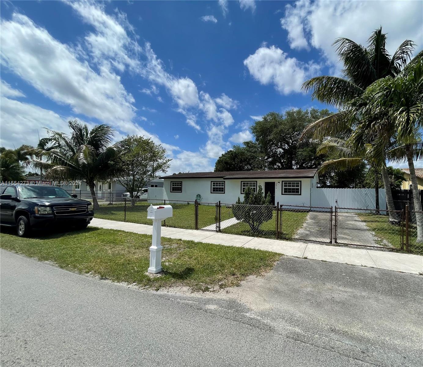 Photo of 28510 SW 144th Ave in Homestead, FL