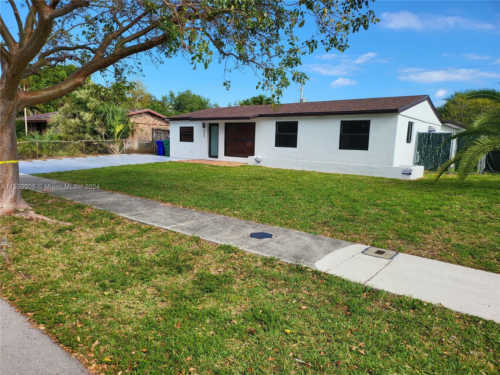 Photo of 4861 SW 21st St in Fort Lauderdale, FL