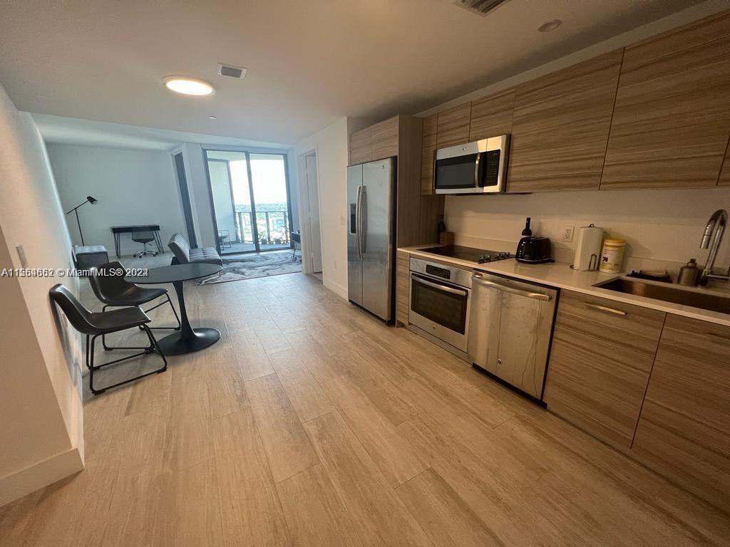 Spectacular apartment 1 bed and 1 bath, in the heart of Midtown strategically located just minutes f