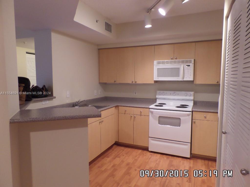 2 bed/2bath with 1,100 sqft of living area. Laminate floors throughout. Rented until 12/13/24 for $2