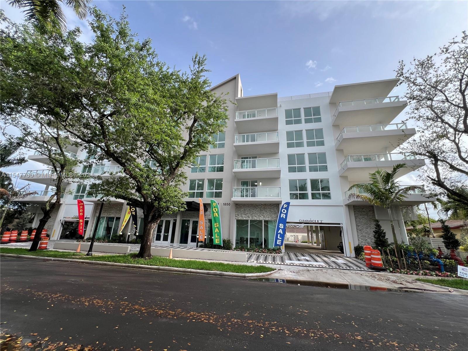 Photo of 1850 Monroe St #205 in Hollywood, FL