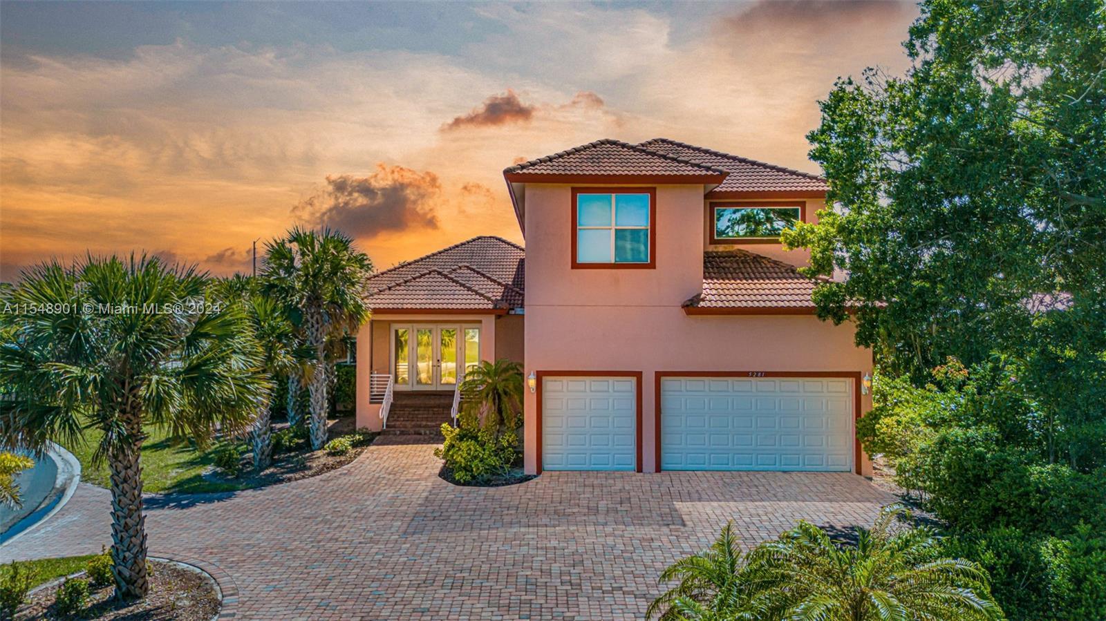Photo of 5281 Harborage Dr in Fort Myers, FL