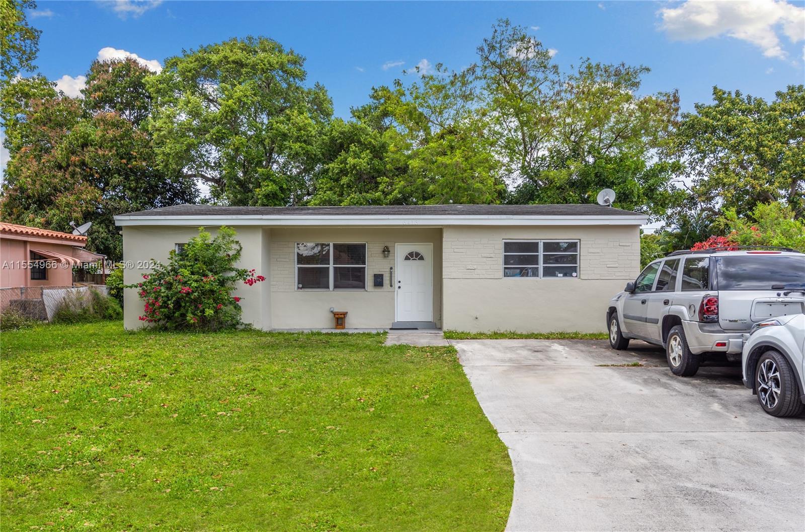 Photo of 6413 Grant Ct in Hollywood, FL
