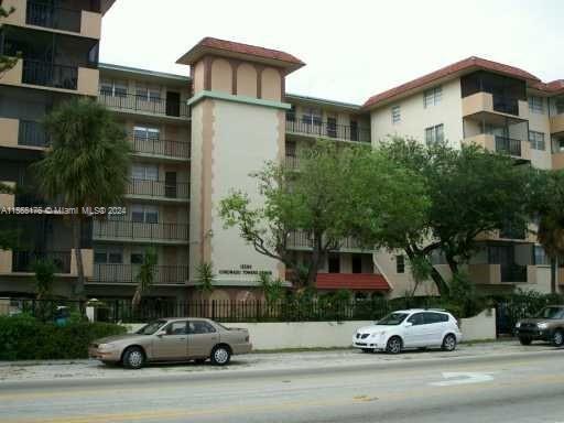 Photo of 12590 NE 16th Ave #302 in North Miami, FL