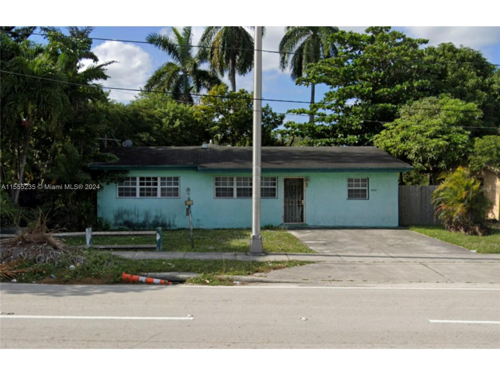 Photo of 13520 NW 17th Ave in Opa-Locka, FL