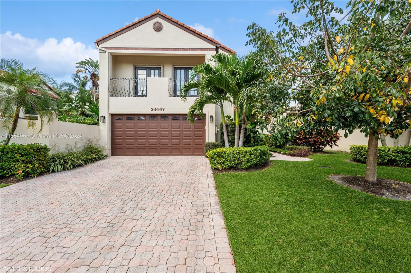 Enjoy the best of Boca living.  Meticulously remodeled with all high-end finishes.  This is the perf