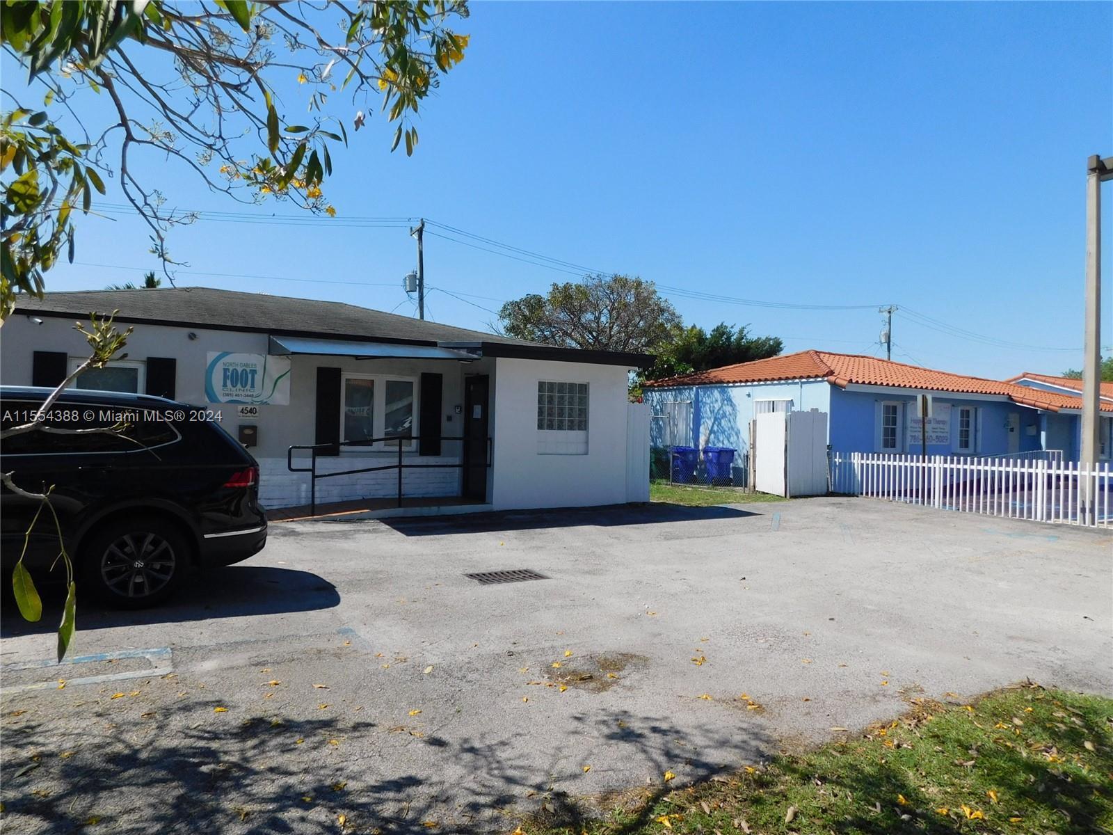Photo of 4540 NW 7th St in Miami, FL