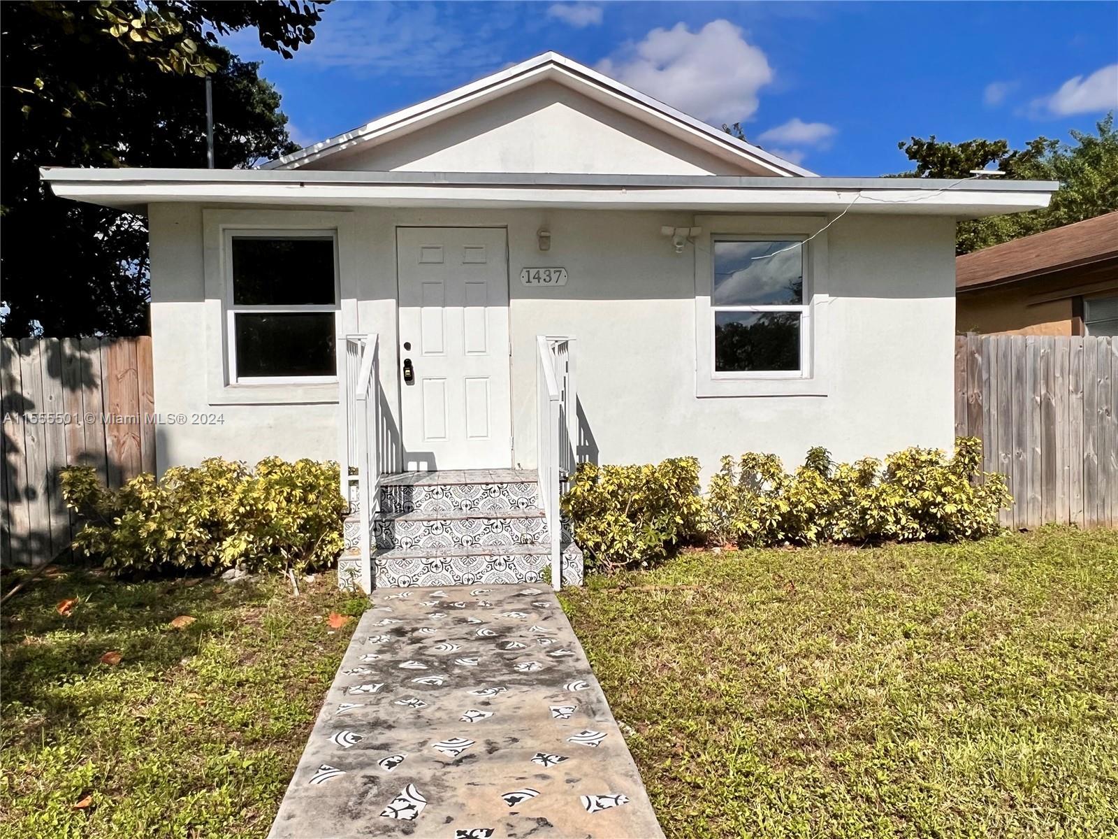 Photo of 1437 NW 70th St in Miami, FL