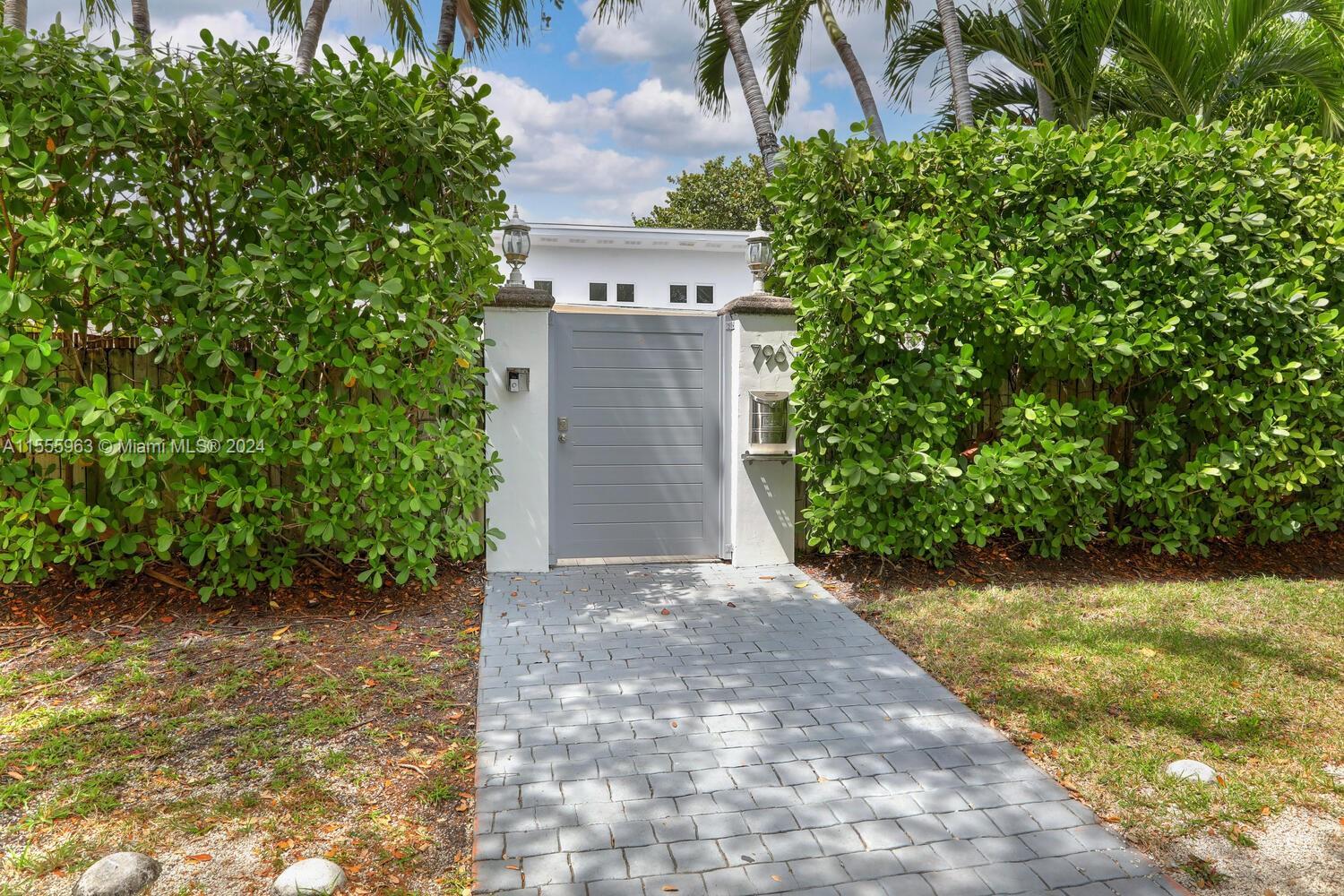 Desirable corner property in Key Biscayne.  (West Mashta and Glenridge Rd)  4 Bedrooms and 3.5 bathr