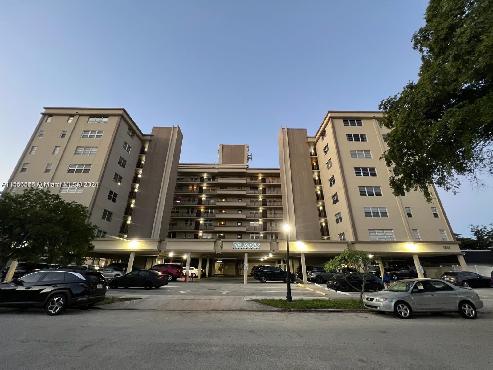 Photo of 1811 Jefferson St #702 in Hollywood, FL