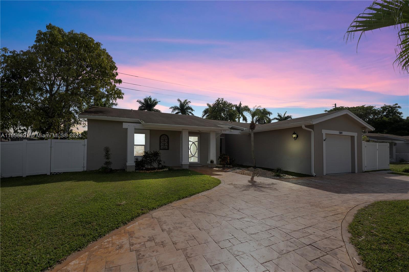 Photo of 584 SW 166th Ter in Weston, FL