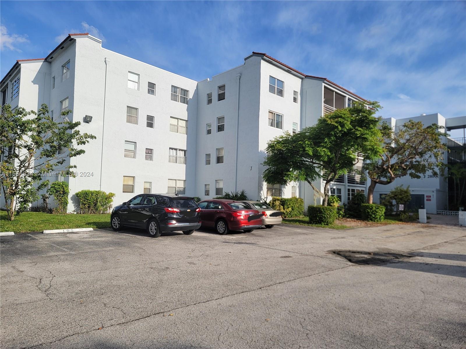 Photo of 2800 Somerset Dr #314J in Lauderdale Lakes, FL