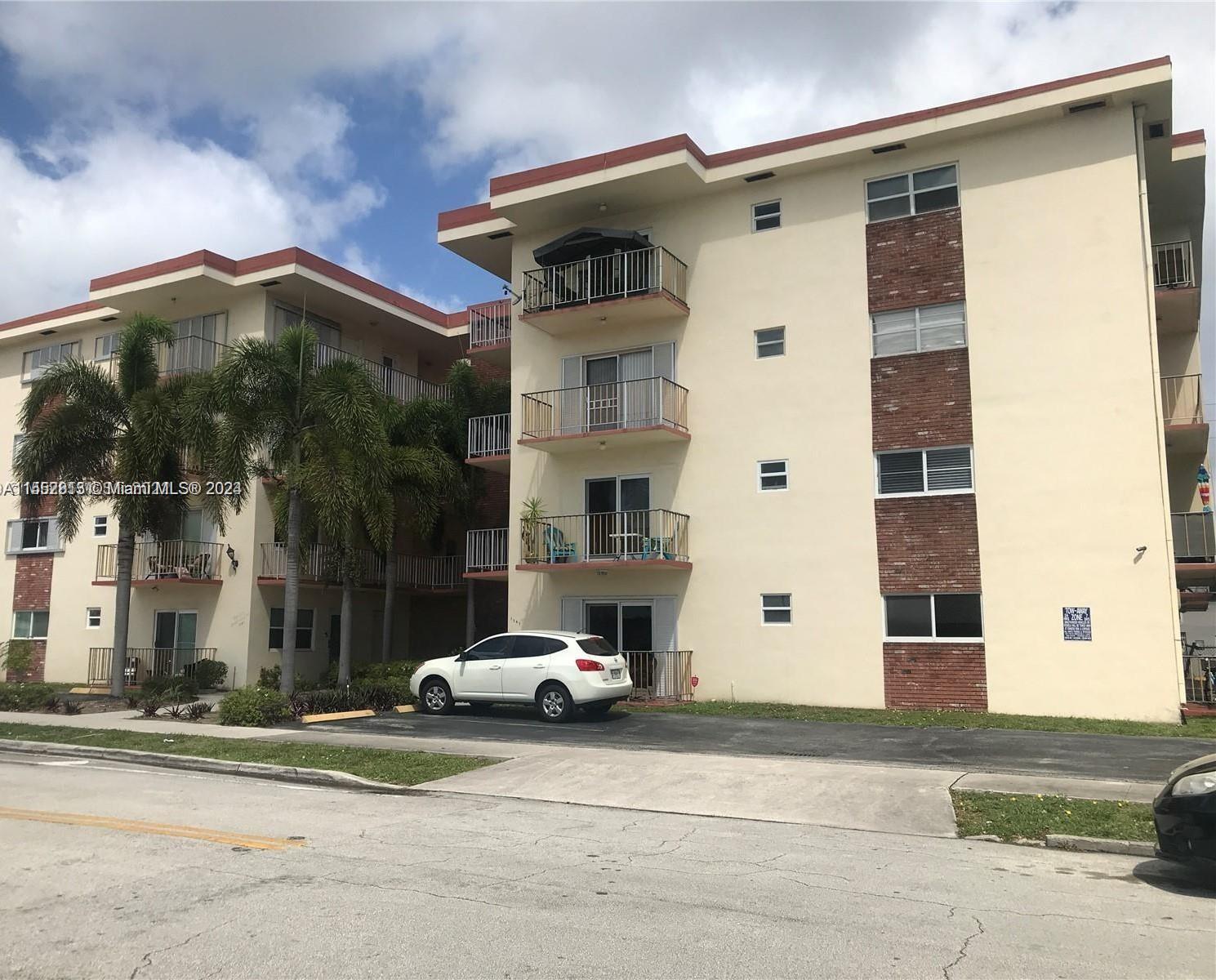 Photo of 1747 Rodman St #308 in Hollywood, FL