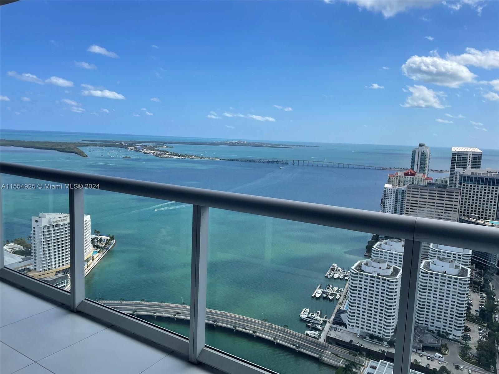 Discover unparalleled luxury living at our exquisite 2/2 + Den unit nestled in the heart of Brickell